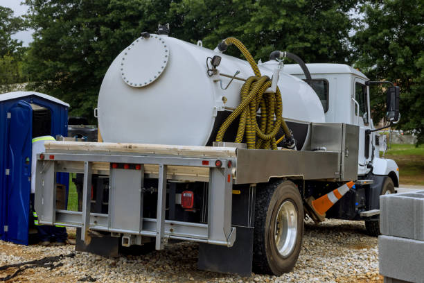 Best Portable restroom trailer rental  in Vilonia, AR
